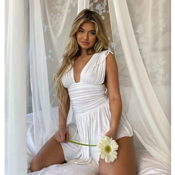 ARE YOU AM I Dresses & Skirts - Are You Am I Taela Dress Mini White Goddess Ethereal Fairy Simple Delicate Soft